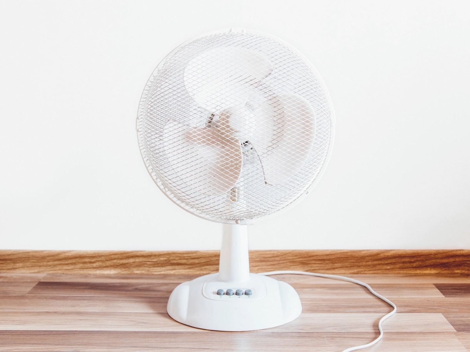 A desk fan